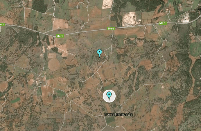The upper blue pin is Torrellafuda, the lower one is Torretrencada